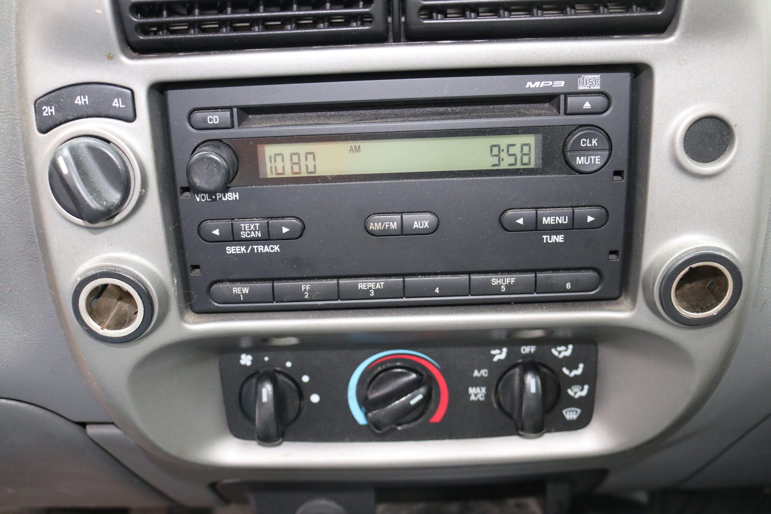 Ford Reverses Decision Will Keep AM Radios In 2024 Models   AM Radio Side Scaled 