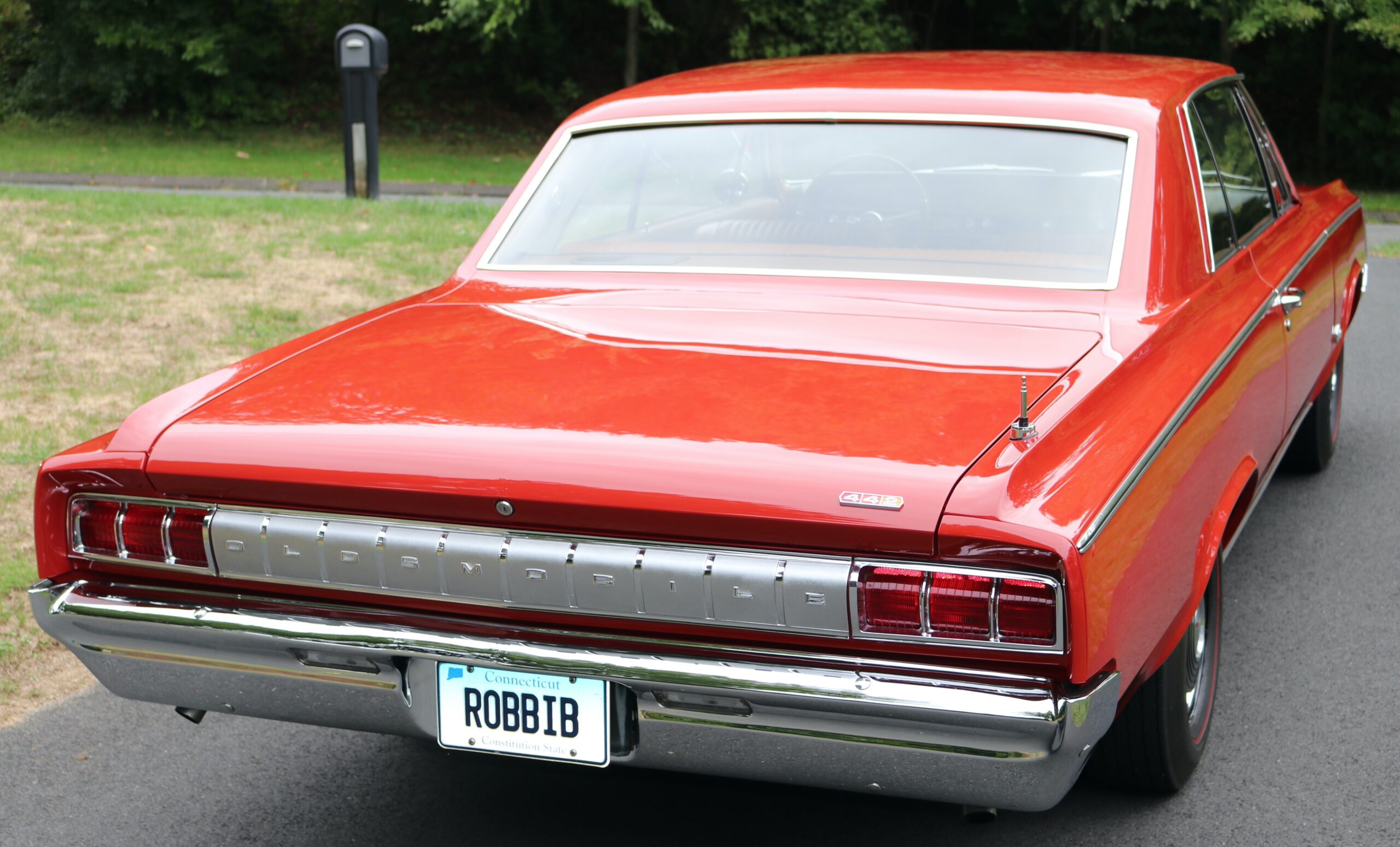 Understated Oldsmobile 442 Muscle Car Took 18 Years To Restore