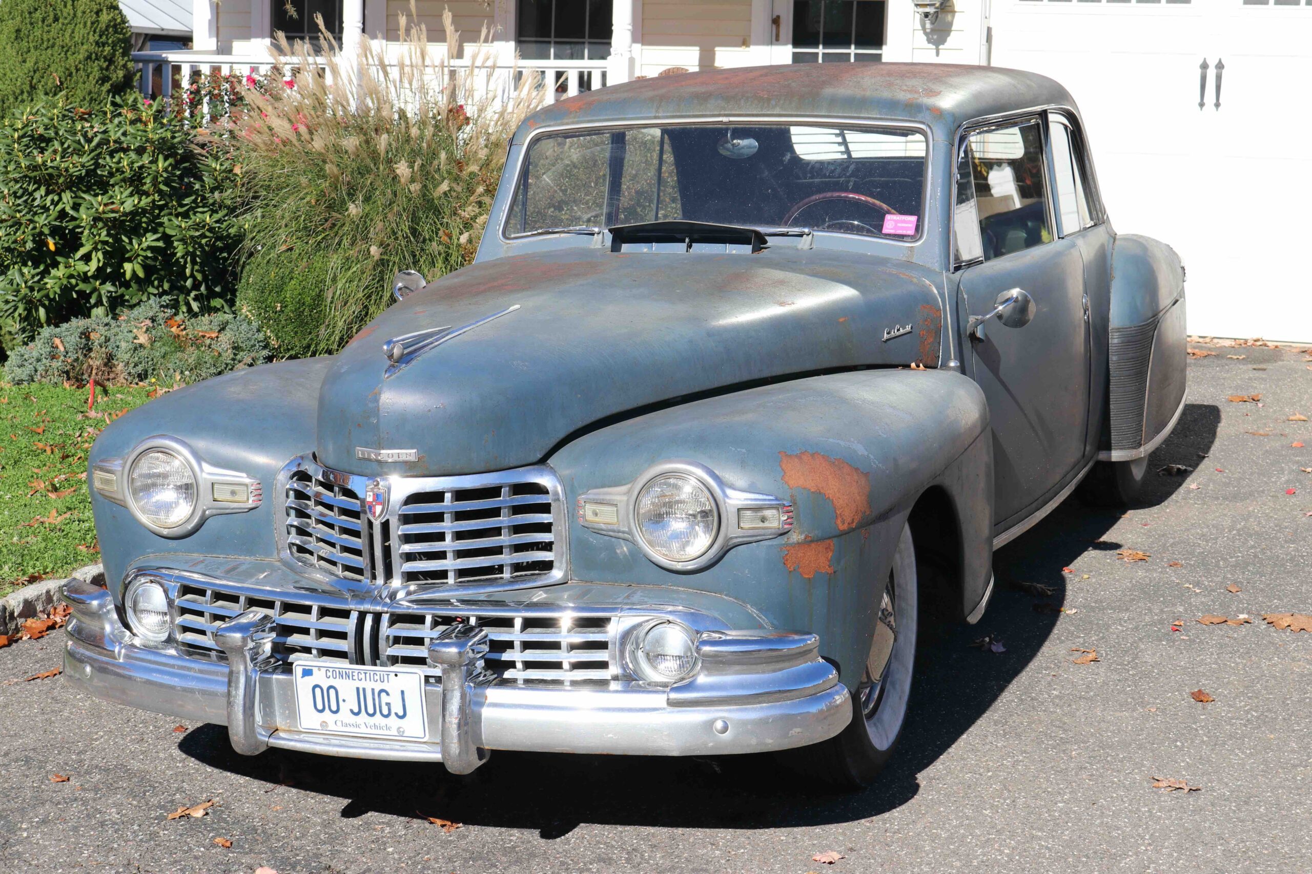 Rare 1948 Lincoln Continental Has V12 Engine And Rusty Exterior