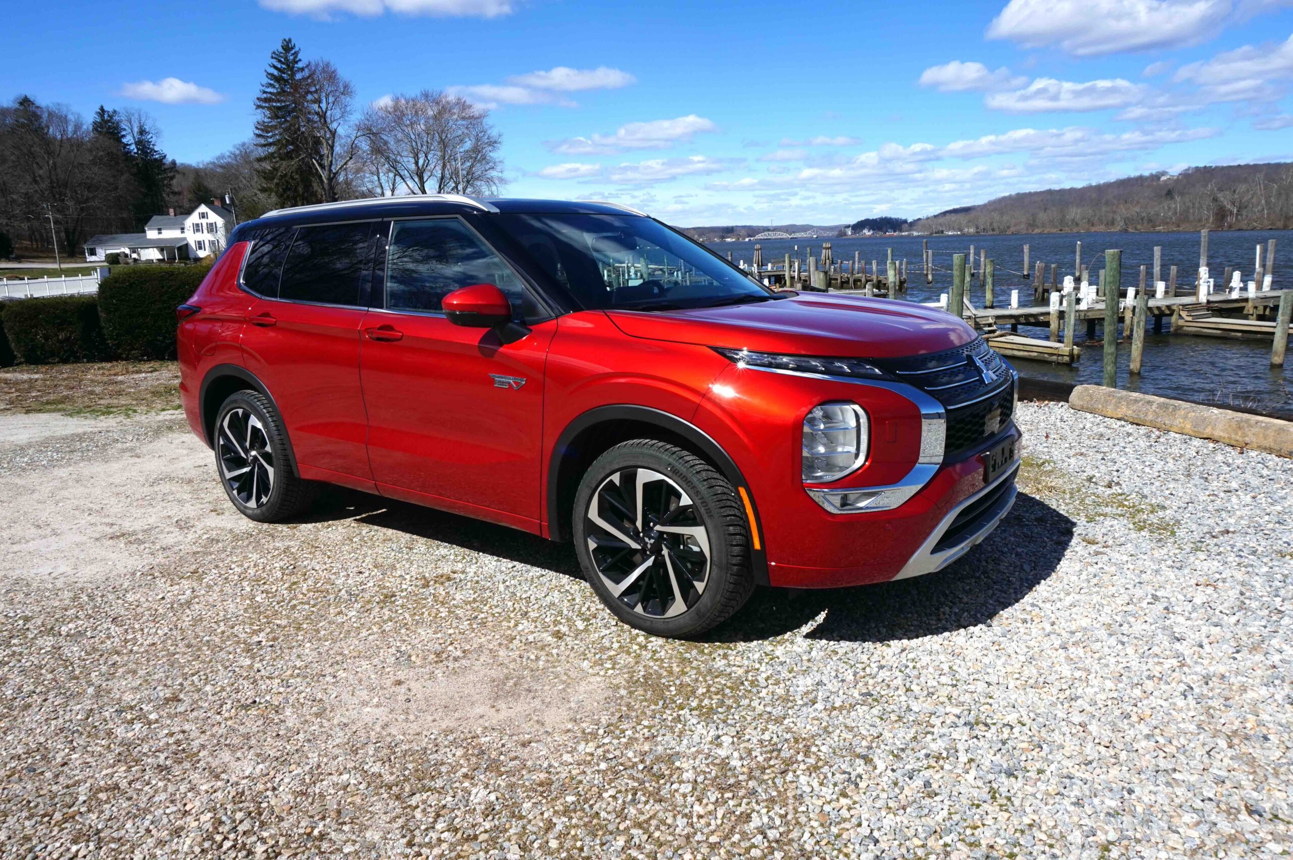 Car Review: Mitsubishi Outlander Shows Brand's Progress